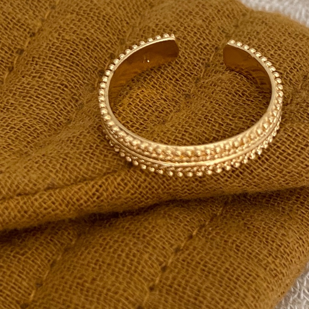 Sezane Gold Women's Rings Set - Picture 9 of 12